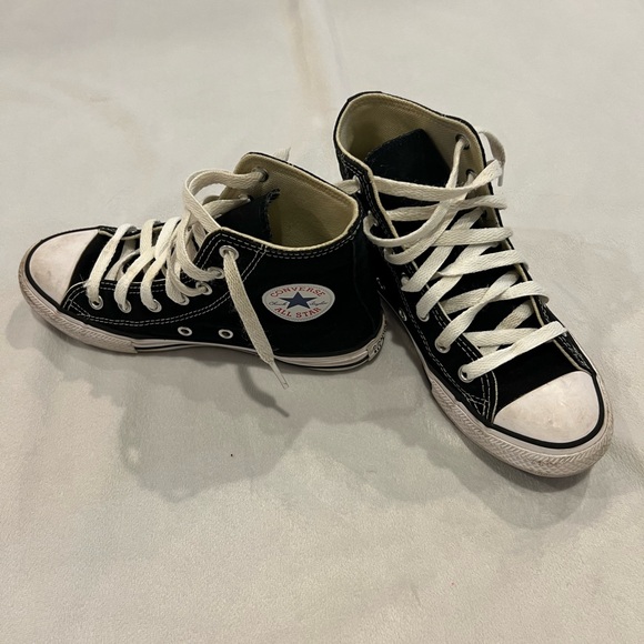 Girls’ Converse Chuck Taylor All Star Canvas High Top Shoes - Picture 4 of 11